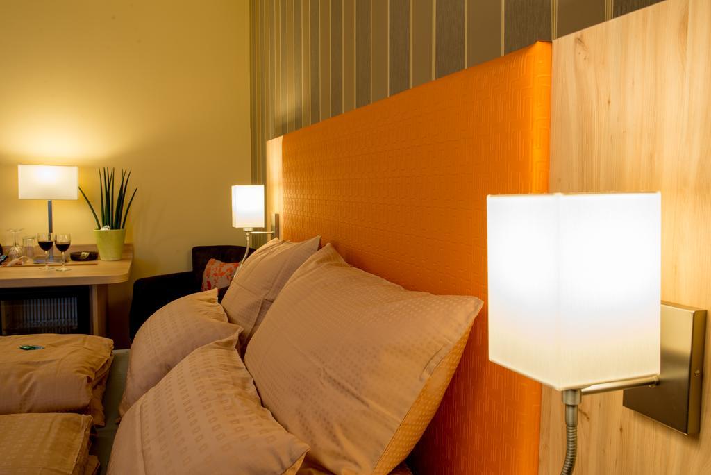 Landhotel Zur Post باد كونيغ الغرفة الصورة