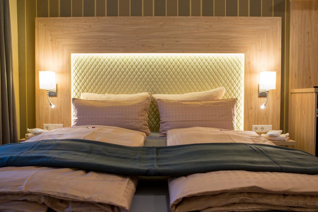 Landhotel Zur Post باد كونيغ الغرفة الصورة
